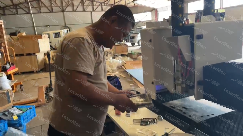 光纖激光切割機(jī)
